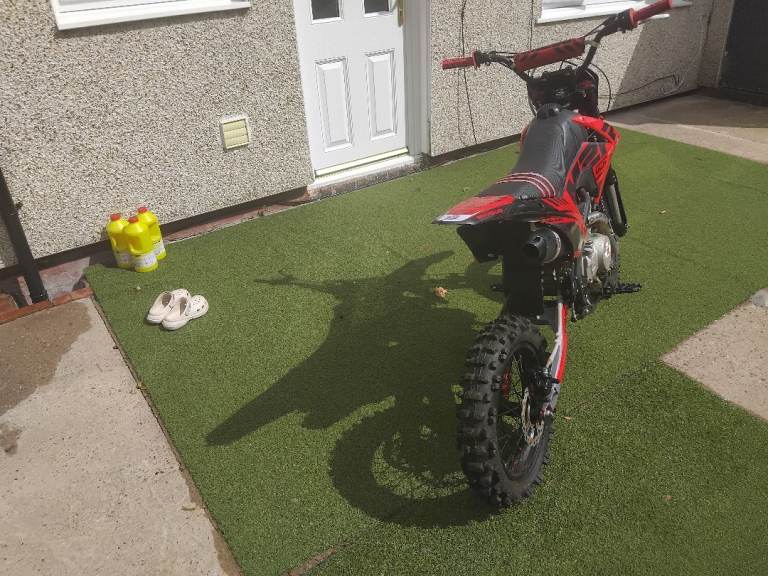 Pit bike