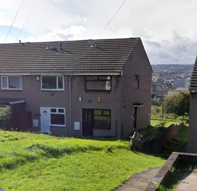 Well-presented 2 bed house to let in BD3