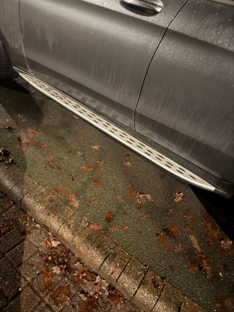 Passenger side side step for 2016-2021 MERCEDES GLC 