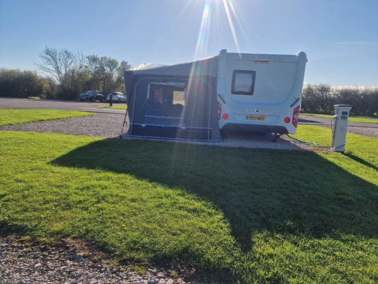 Camptech Savanna DL Full size awning