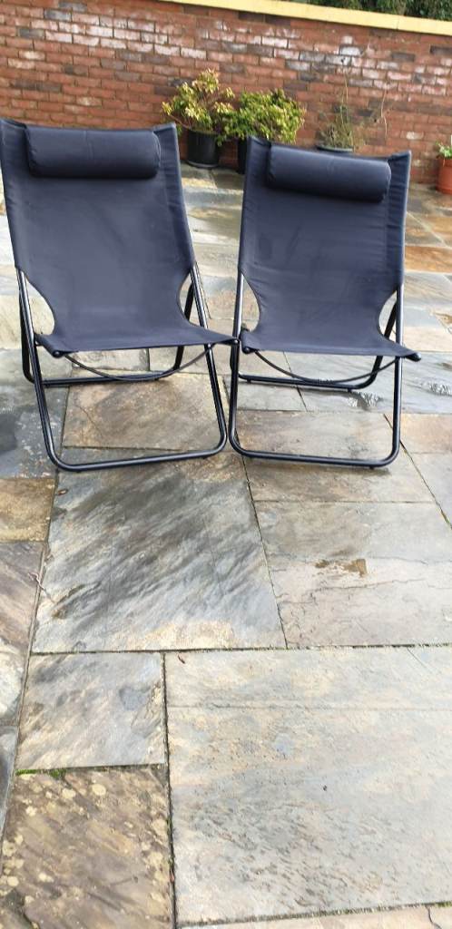 Large Folding Recliner/Sun Chair With Padded Headrest