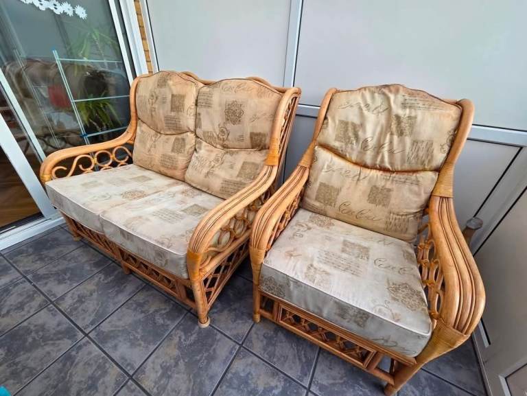 Free - Conservatory Furniture Two seater and chair