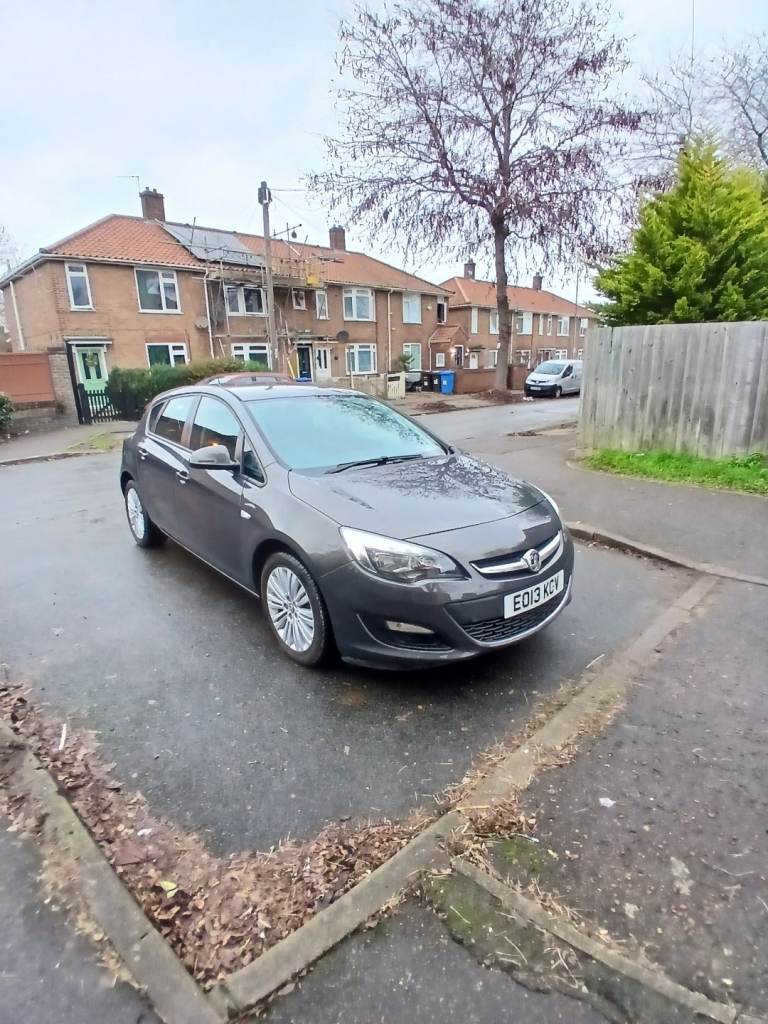Vauxhall, ASTRA, Hatchback, 2013, Manual, 1598 (cc), 5 doors