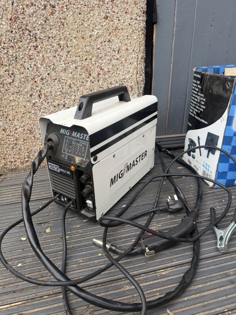 MIG MASTER MIG130 Portable Mig Welder – Good Condition