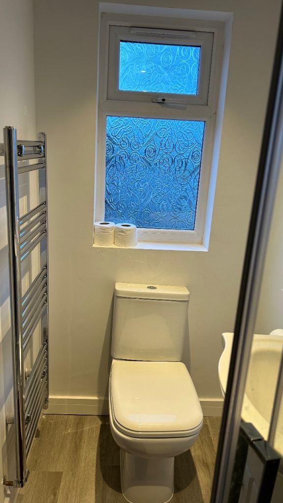 Luxurious Master BedRoom for people in Professional occupation.