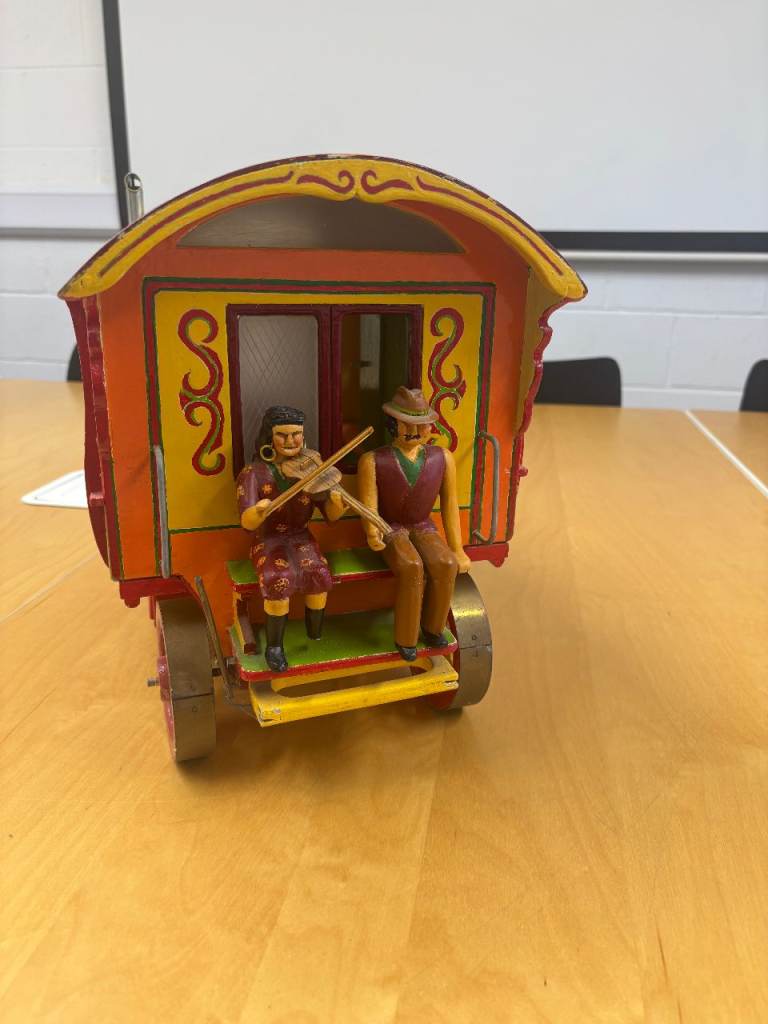 Decorative Gypsy Caravan with Figures – Good Condition