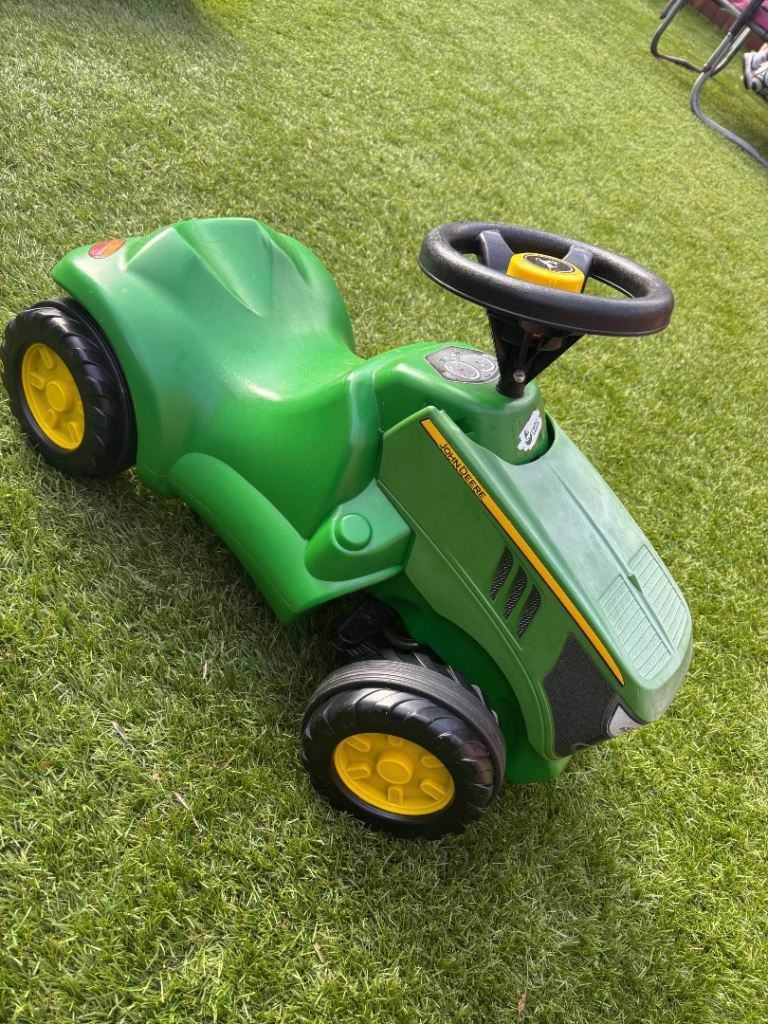 John Deere Ride on tractor 