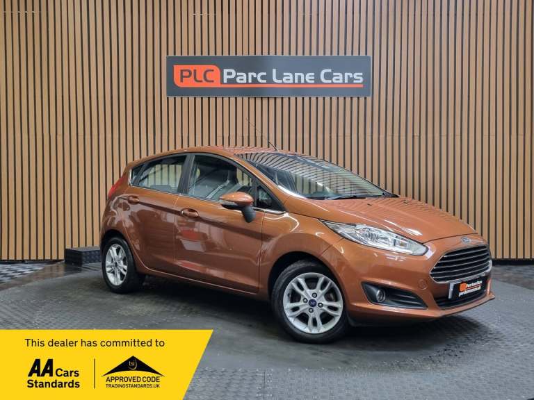 2016 Ford Fiesta 1.25 Zetec Hatchback 5dr - ONLY 32000 MILES -  Petrol