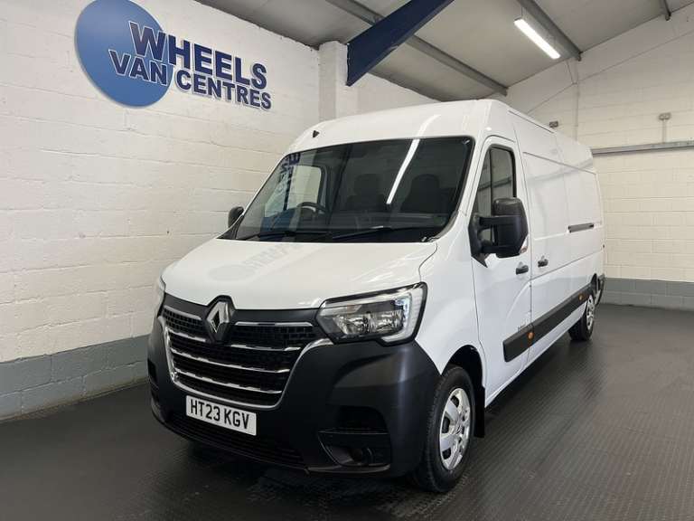 2023 Renault Master LM35dCi 135 Business+ Medium Roof Van PANEL VAN DIESEL Manual