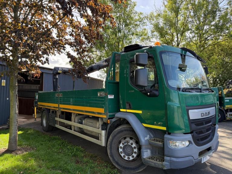  2015 DAF LF 55.220 DROPSIDE EURO 6 WITH HMF 1210 CRANE 
