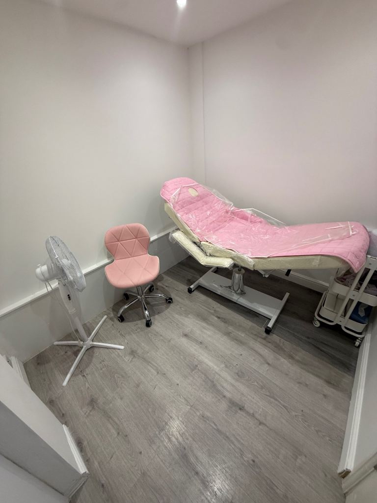 Beauty Room Available to Rent – Prime Hammersmith Location! ✨
