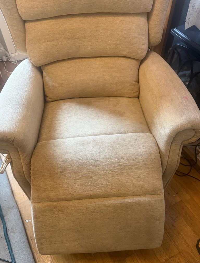 Riser recliner chair with back massage