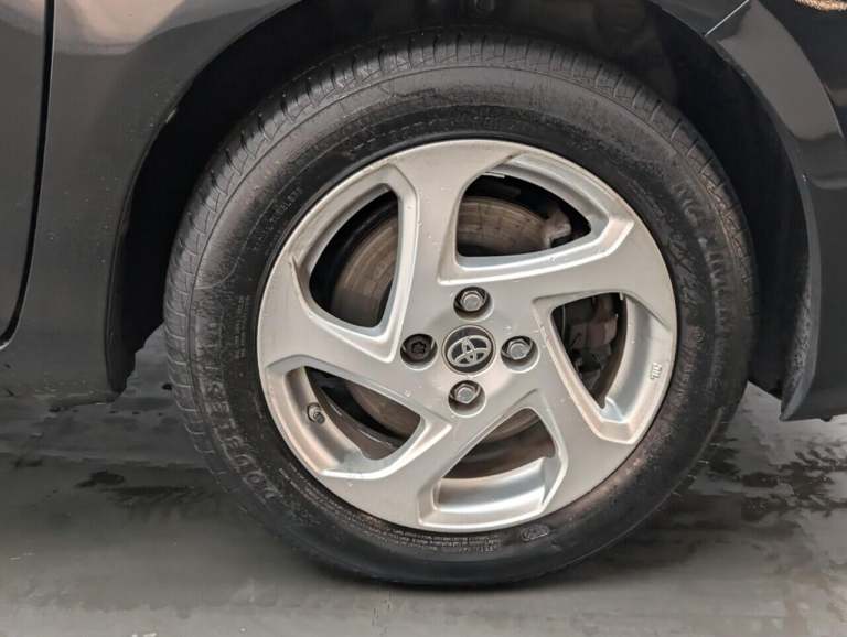 2016 Toyota Yaris 1.5 VVT-h Icon Hatchback 5dr Petrol Hybrid E-CVT Euro 6 (101 ps) REVERSING  HAT...