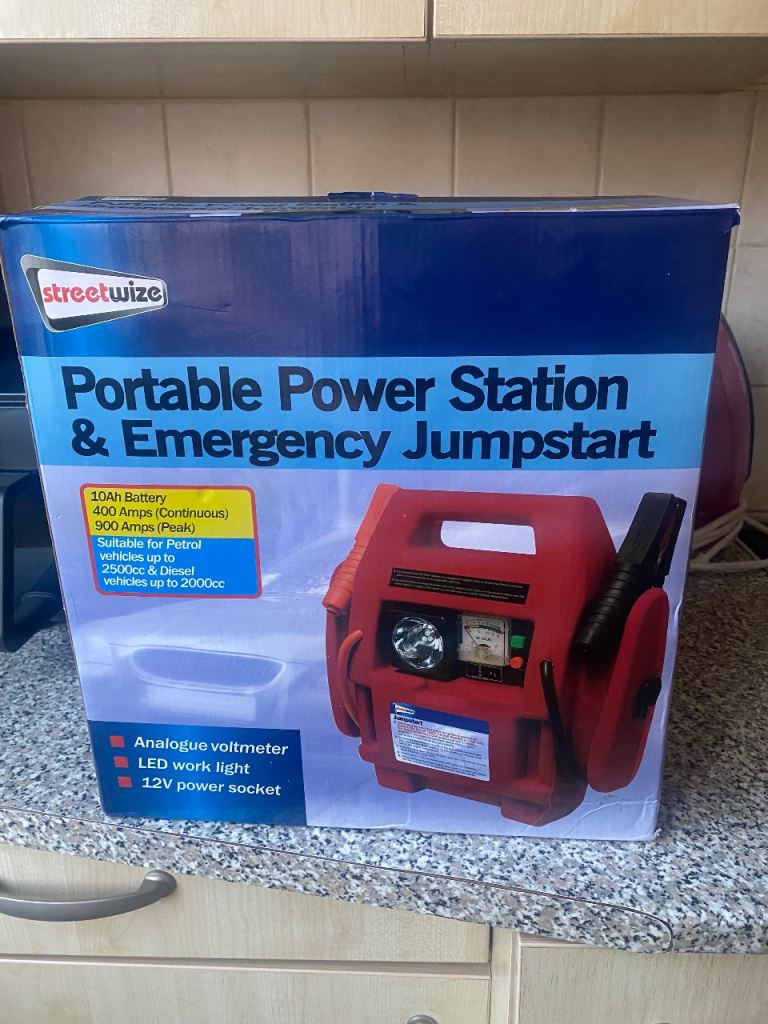 Portable power station 