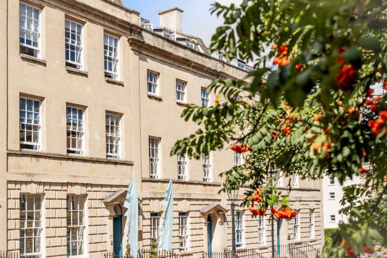 Clifton Serviced Office 2-15 Desks