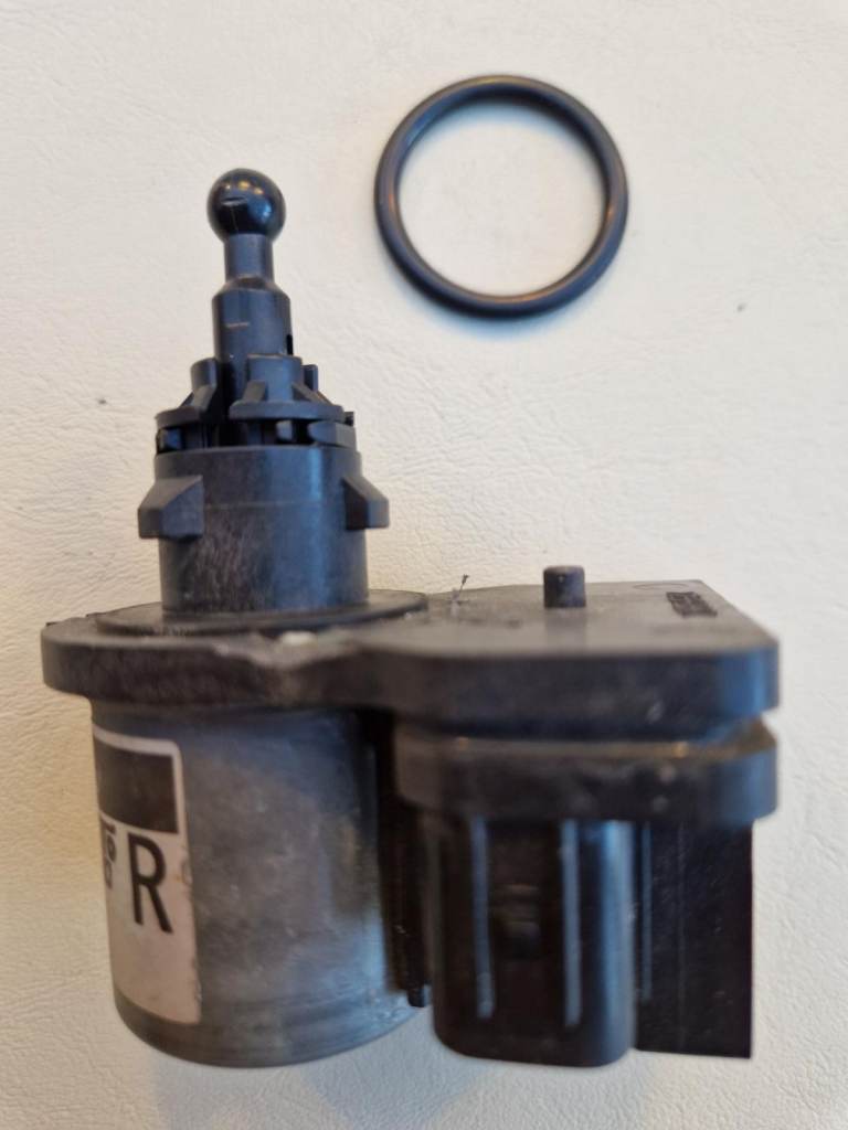 toyota estima 2006 dipped headlight motor 865100-0710