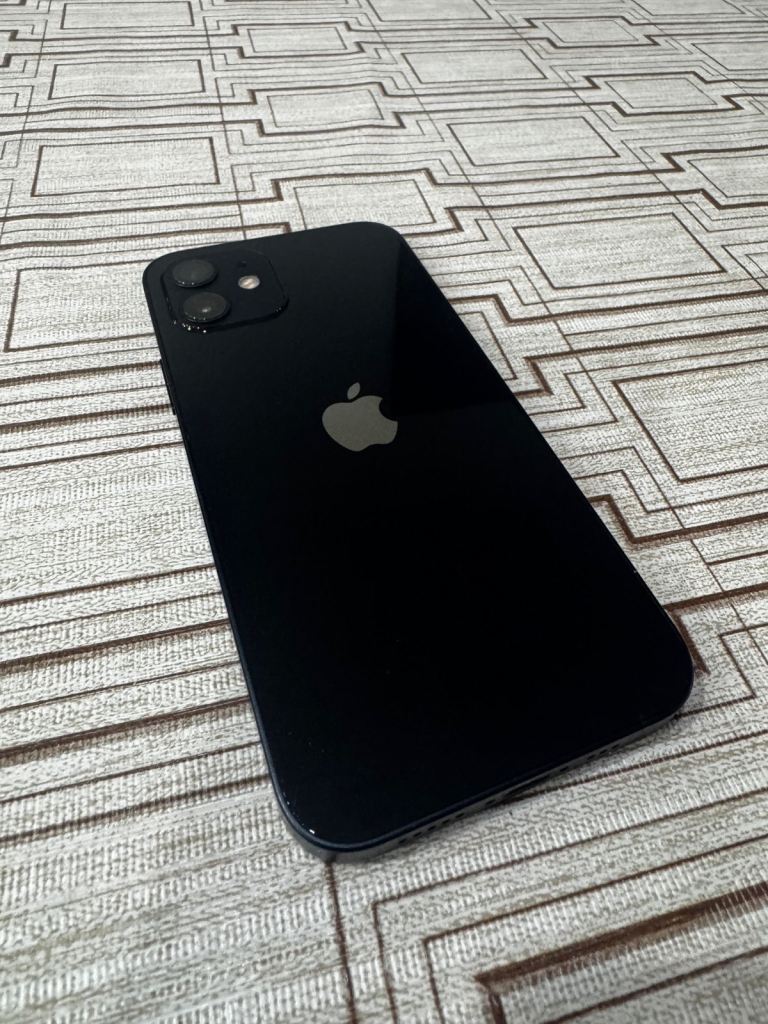 iPhone 12 black Prestine condition✨
