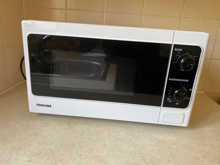 Toshiba MM-MM20P(WH) Microwave Oven - White, As Good As New