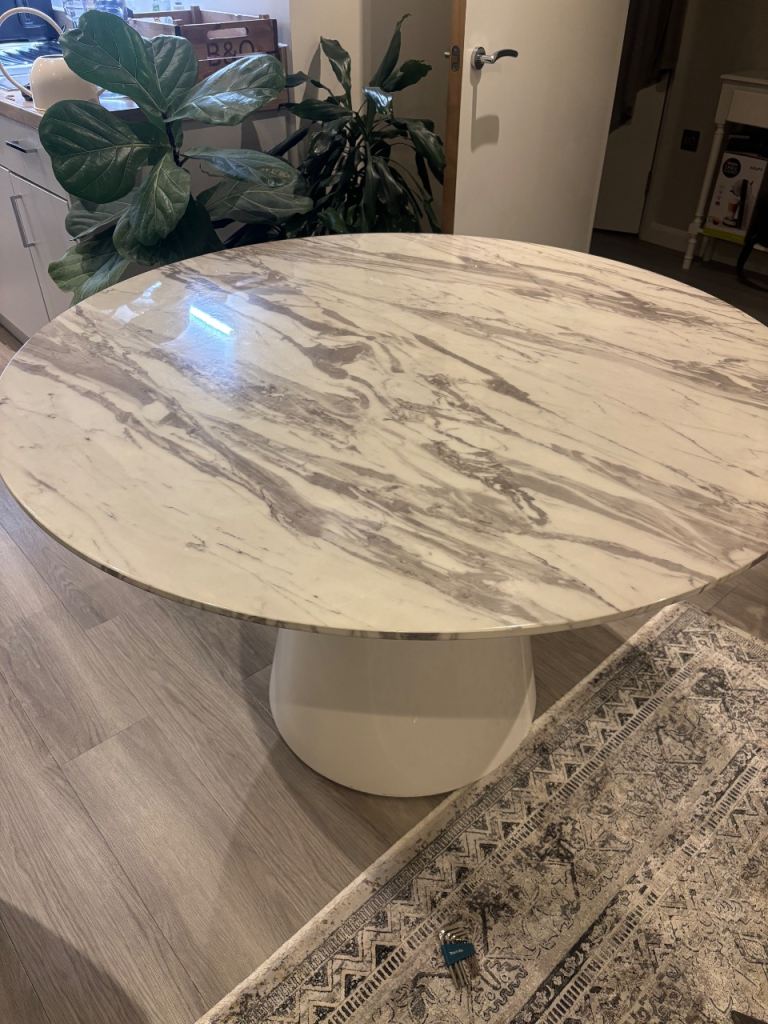 Pedestal Round Dining Table - Luxury Modern Design 120cm