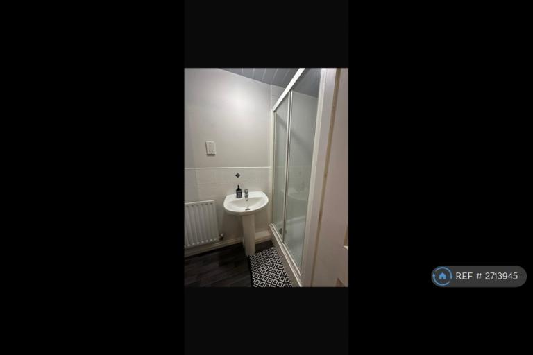 4 bedroom house in Park Close, Preston, PR2 (4 bed) (#2713945)