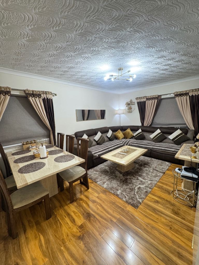 3 Bedroom Flat For Rent