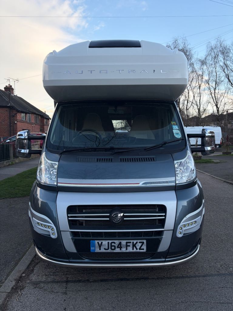 Beautiful Auto trail Apache 700 2014