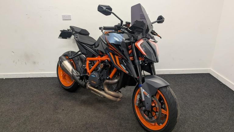 KTM 1290 SUPERDUKE R EVO ** 12 MONTHS MOT - AKRAPOVIC EXHAUST - ABS ** 