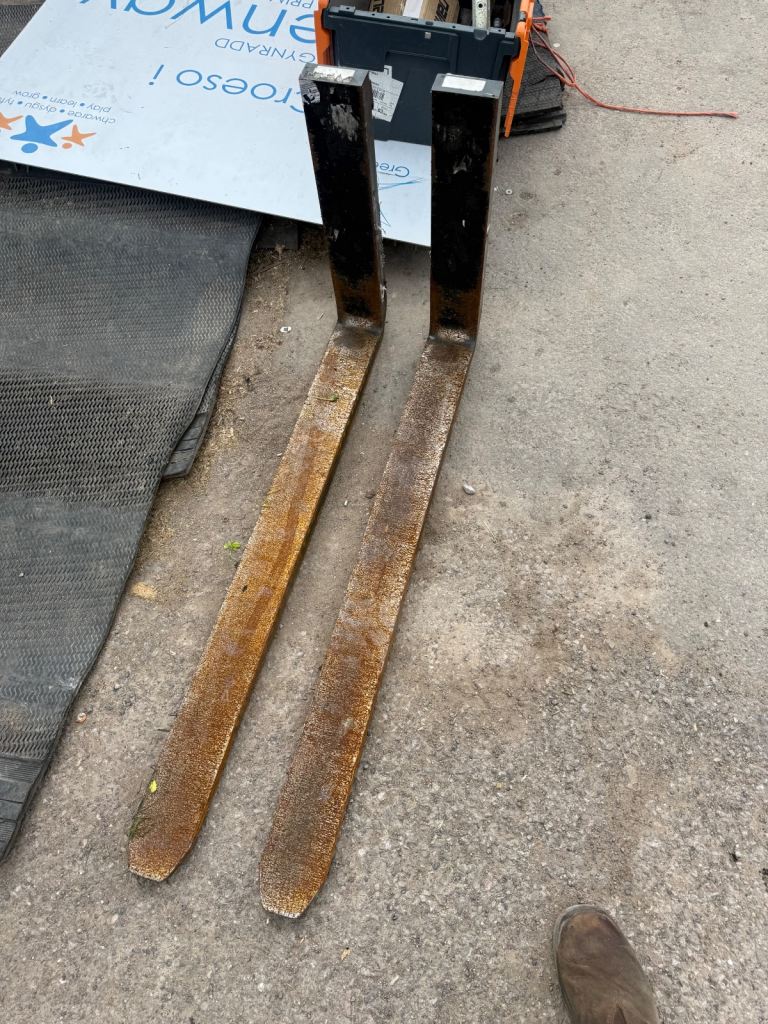 Pallet forks / pallet tines 