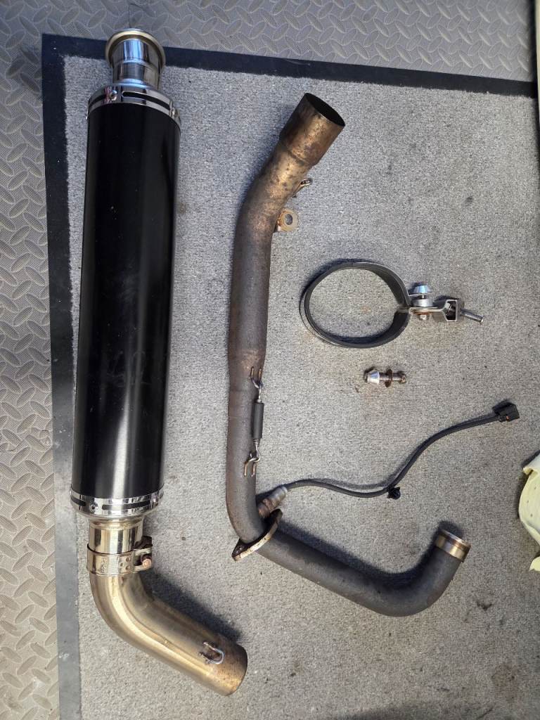 Honda CB125R exhaust
