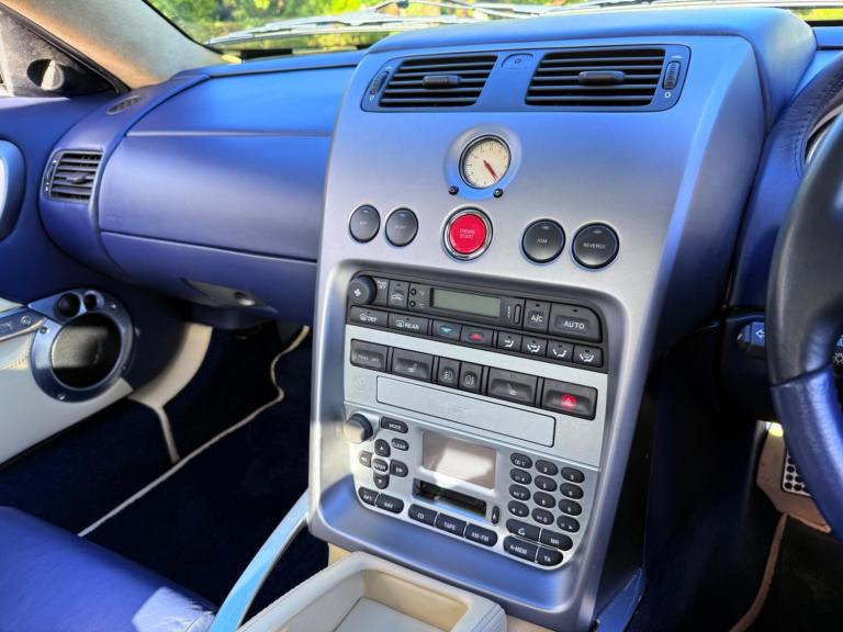 2004 Aston Martin Vanquish 5.9 Coupe 2dr Petrol Manual (396 g/km, 460 bhp) COUPE Petrol Manual