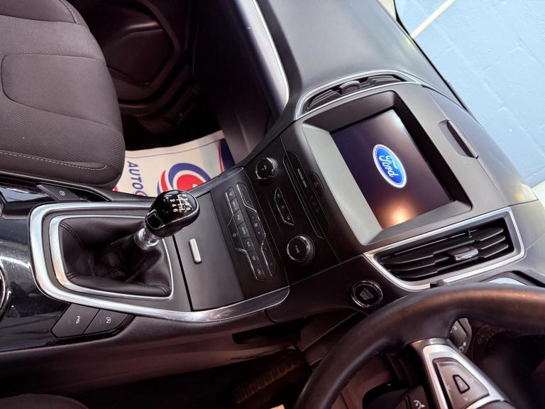 2016 Ford S-Max 1.5T EcoBoost Titanium Euro 6 (s/s) 5dr MPV Petrol Manual