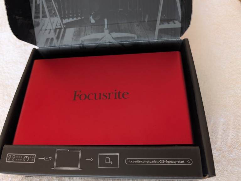 Focusrite Scarlett 2i2 4th Gen Audio Interface – As Good As New, Boxed