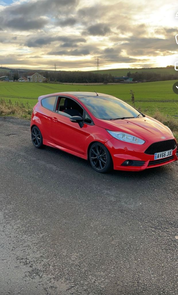 Ford Fiesta red edition 