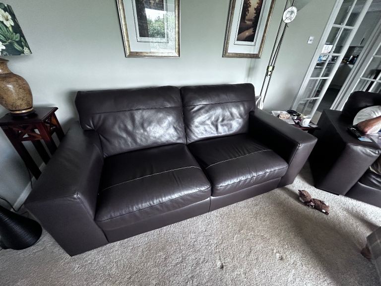 Brown Leather 3 seater and Armchairs Set – Good Condition