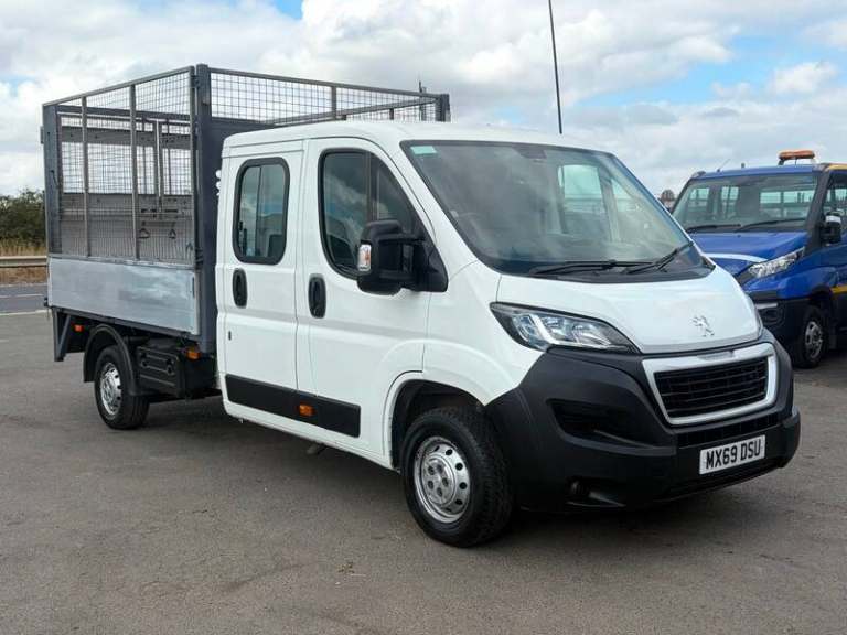 PEUGEOT BOXER CREW CAB TIPPER WITH TAIL LIFT AIRCON. 9,995+VAT