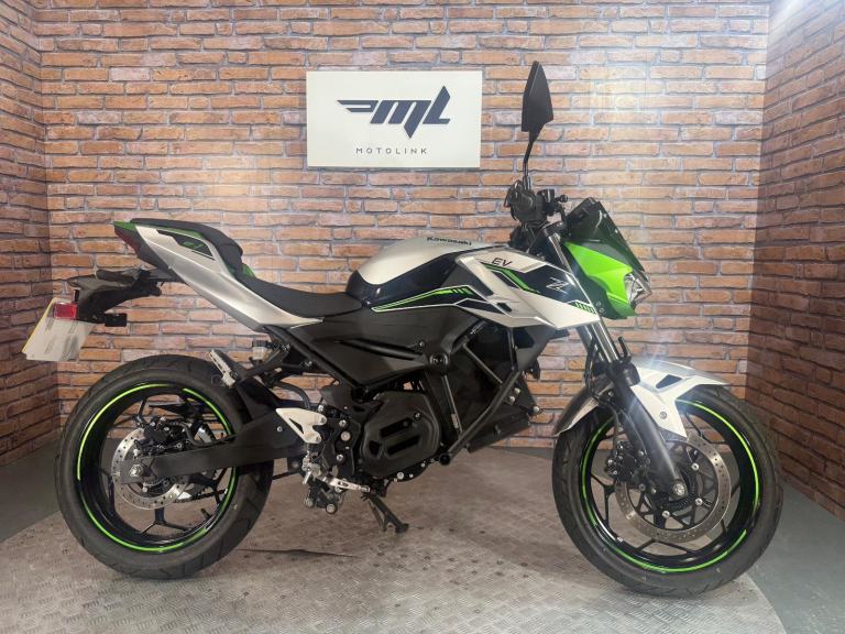 Kawasaki Z E-1 - ONLY 400 MILES - NATIONWIDE DELIVERY - FINANCE AVAILABLE 