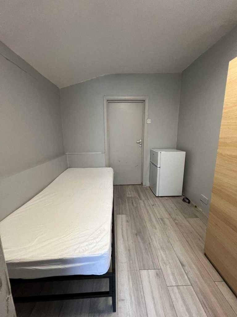 Room available in Canning Town, Grange Road 178