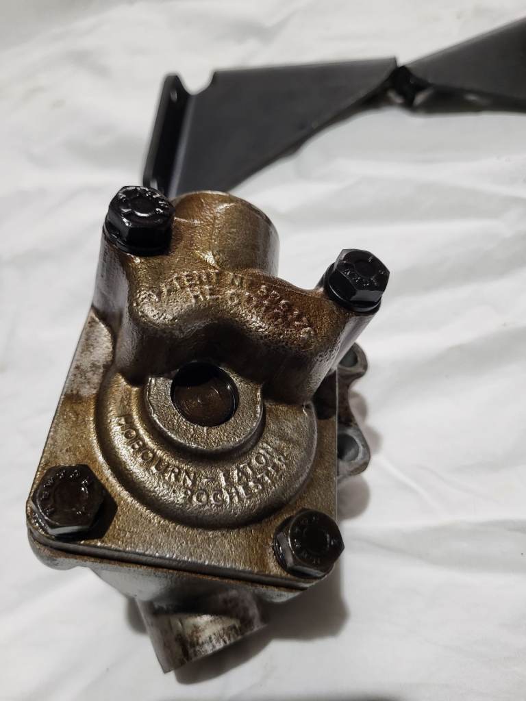 Used Original Classic Jaguar 4.2L Oil Pump