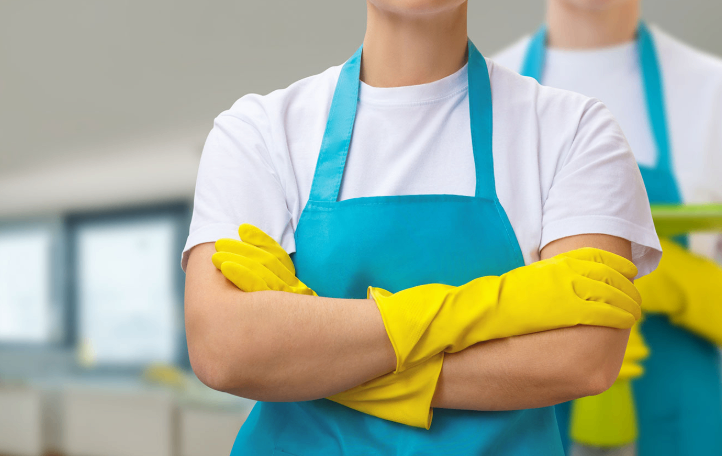 HMO CLEANER WANTED MON TO FRIDAY HOURS NEGIOABLE 