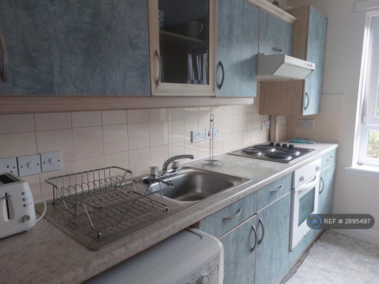 3 bedroom flat in Terrars Croft, Edinburgh, EH8 (3 bed) (#2895497)