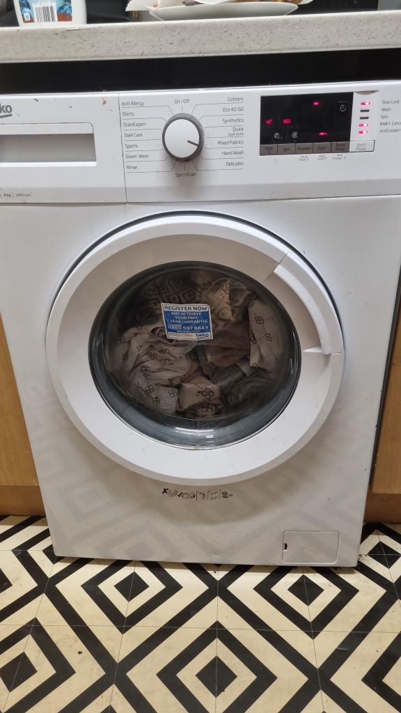 Beko Freestanding Washing Machine – White, Good Condition