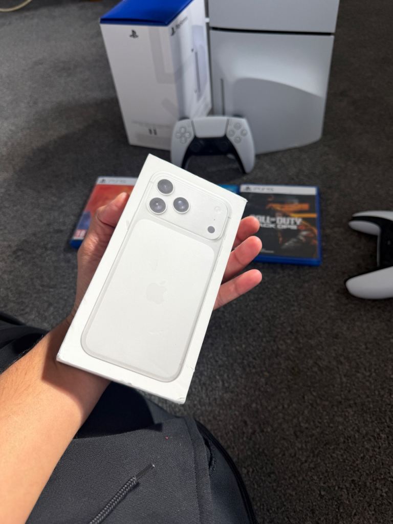 Iphone 17 pro max Sealed Box pack. 