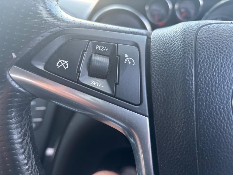 2009 Vauxhall Insignia 2.0 CDTi SRi [160] 5dr HATCHBACK Diesel Manual