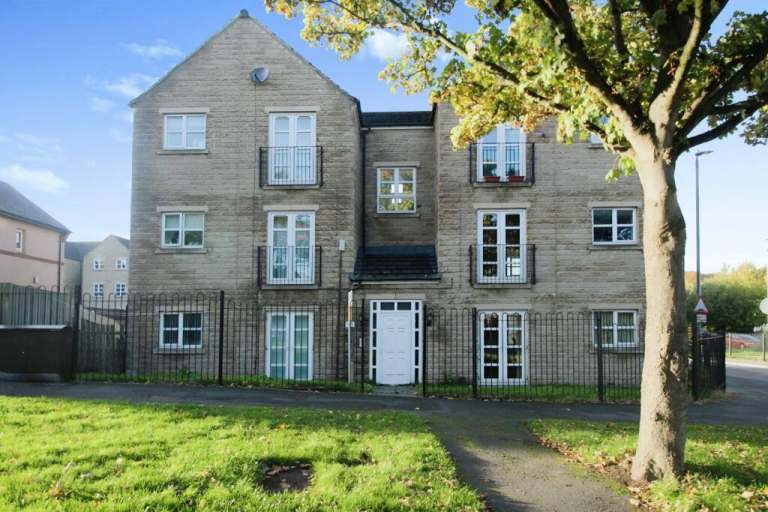 Spacious Modern 2 Bedroom Apartment 