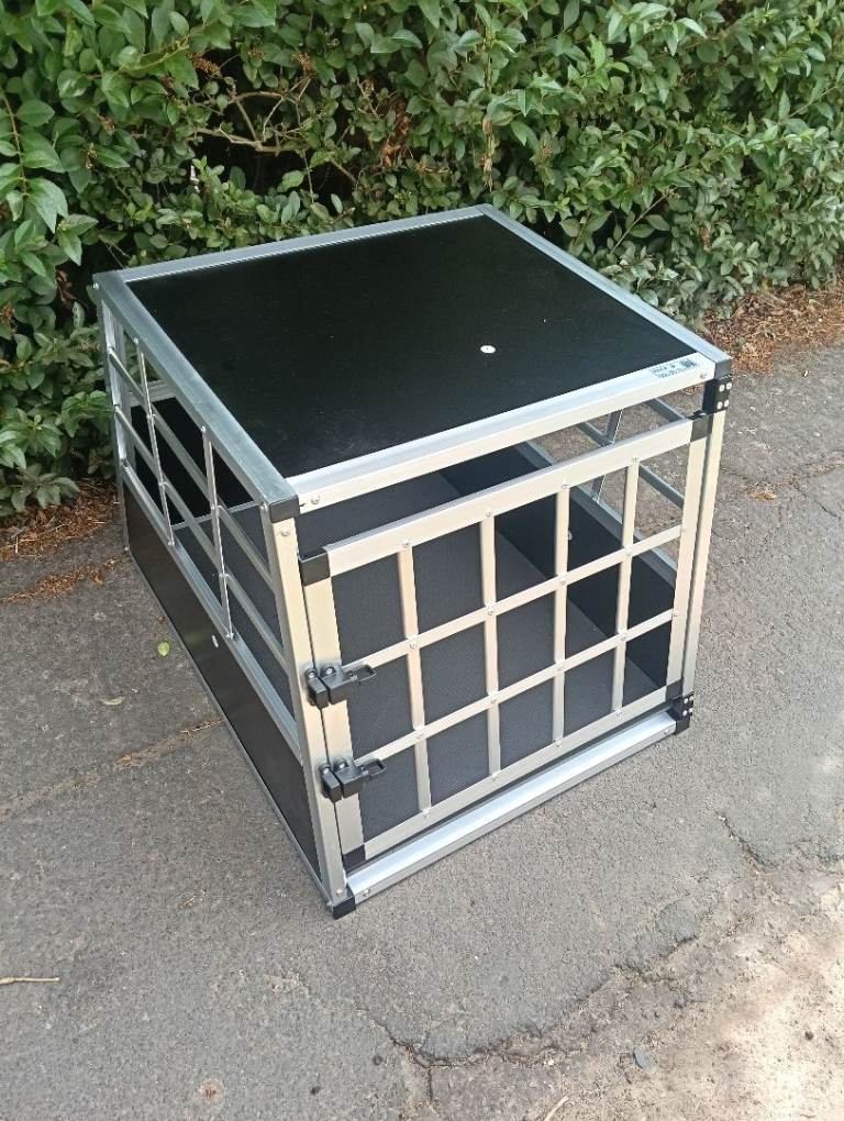New pet crate 