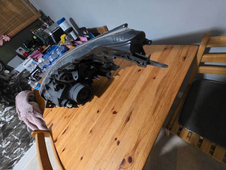 Renault Traffic Headlight Right Drivers Side Breaking Parts