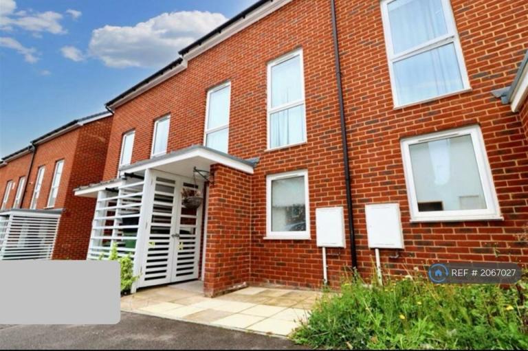 4 bedroom house in Burroughs Drive, Dartford, DA1 (4 bed) (#2067027)
