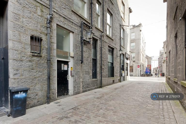 1 bedroom flat in Trinity Lane, Aberdeen, AB11 (1 bed) (#2793101)