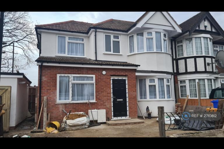 1 bedroom in Merlins Avenue, South Harrow, HA2 (#2710812)