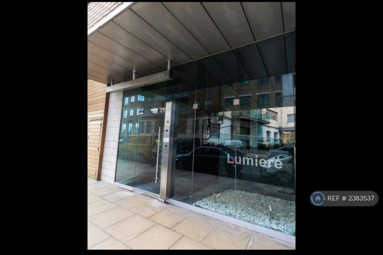 2 bedroom flat in City Road East, Manchester, M15 (2 bed) (#2383537)